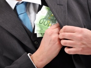 Student din Coasta de Fildes, condamnat la Ploiesti pentru mita