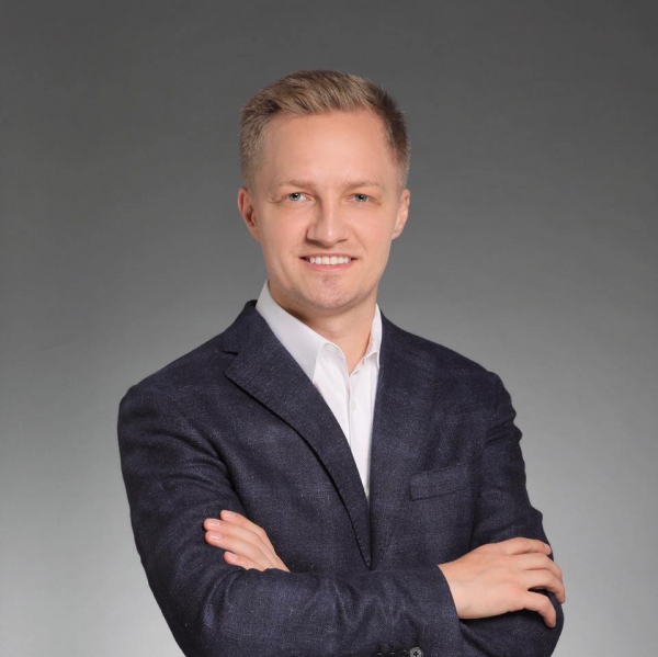 Adrian Dupu: "pensiile speciale și salariile oneroase au legătură cu trecutul socialist, nu cu viitorul"