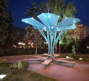 cum arată și ce "fructe" face primul copacul fotovoltaic al Ploiestiului